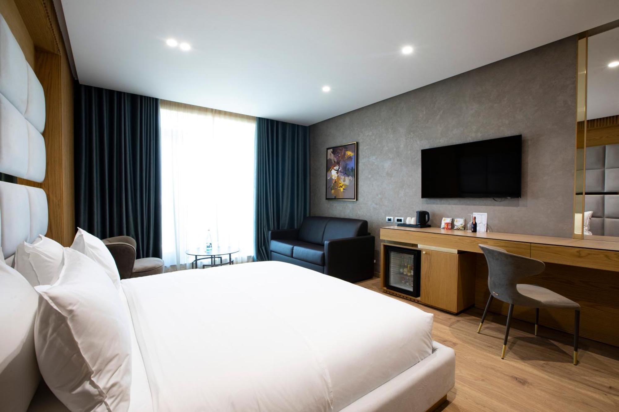 Marinaj & Hotel